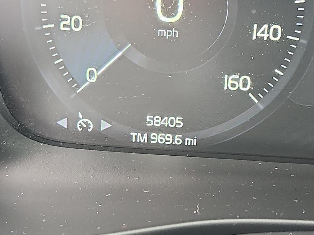 used 2021 Volvo XC40 car, priced at $22,492