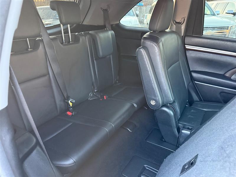 used 2015 Toyota Highlander Hybrid car, priced at $19,995