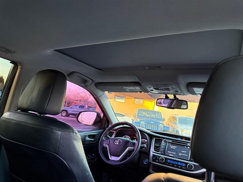 used 2015 Toyota Highlander Hybrid car, priced at $19,995