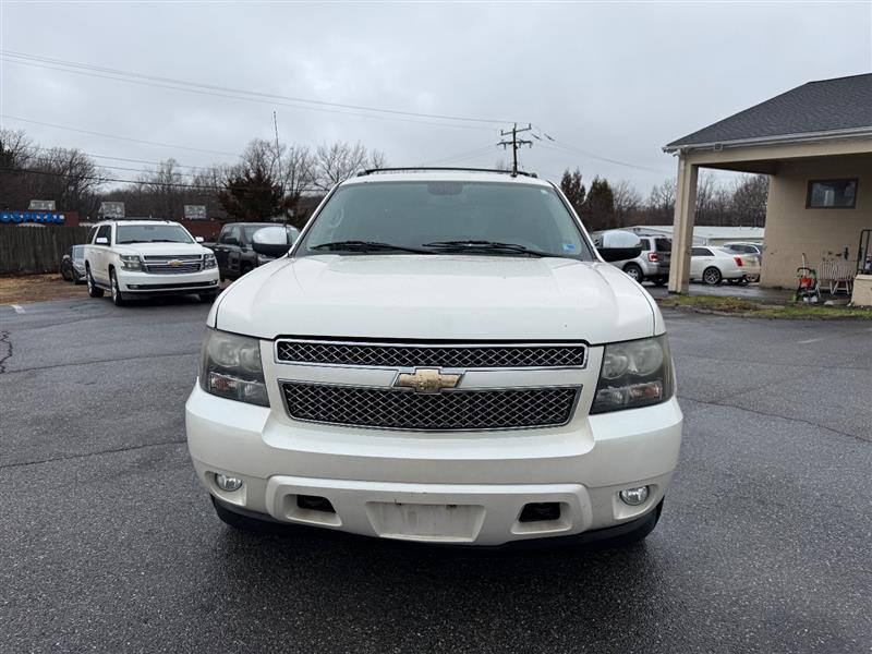 used 2011 Chevrolet Avalanche car, priced at $12,995