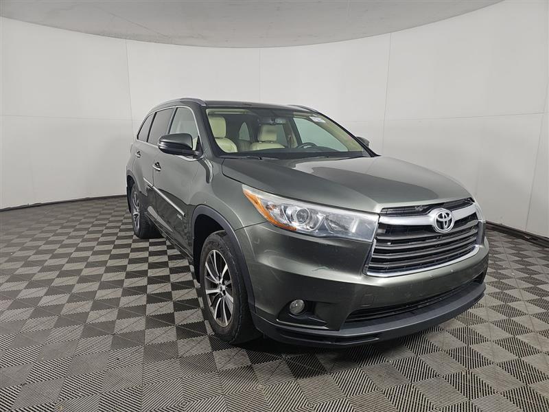 used 2016 Toyota Highlander car, priced at $17,995