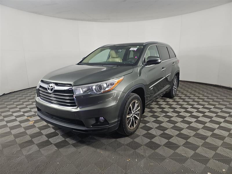used 2016 Toyota Highlander car, priced at $17,995