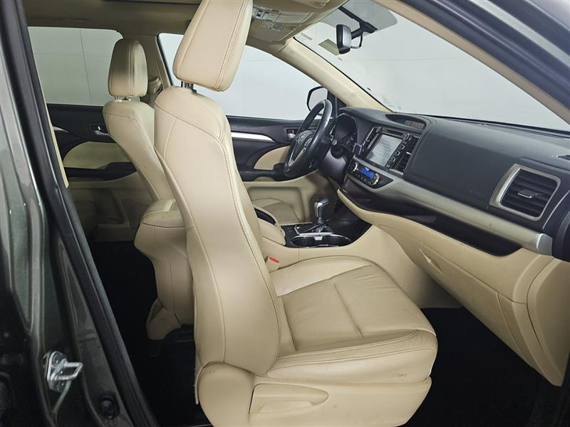 used 2016 Toyota Highlander car, priced at $17,995