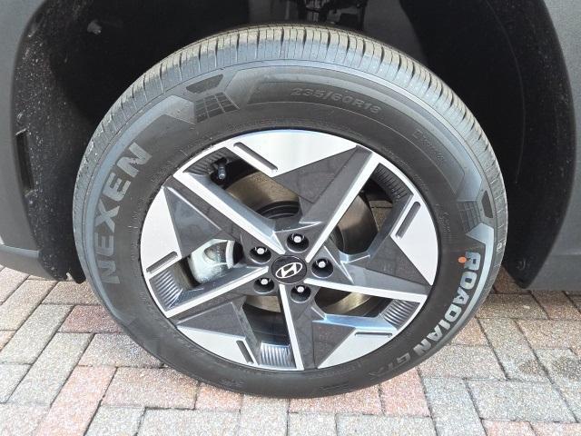 new 2026 Hyundai TUCSON Hybrid car, priced at $36,080