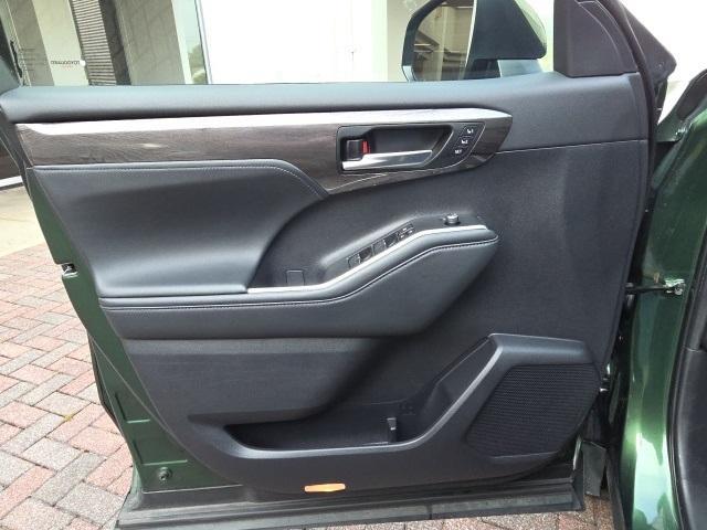 used 2023 Toyota Highlander car, priced at $37,250