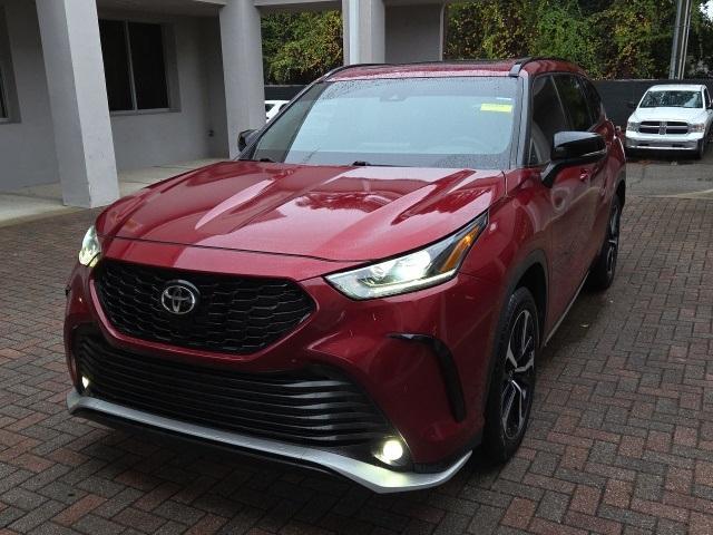 used 2022 Toyota Highlander car, priced at $33,250