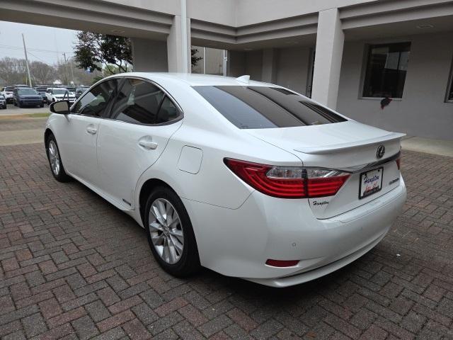 used 2015 Lexus ES 300h car, priced at $11,800