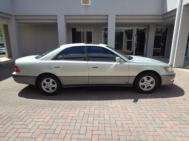 used 1997 Lexus ES 300 car, priced at $5,000