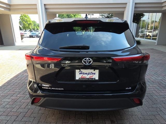 used 2023 Toyota Highlander car, priced at $36,125