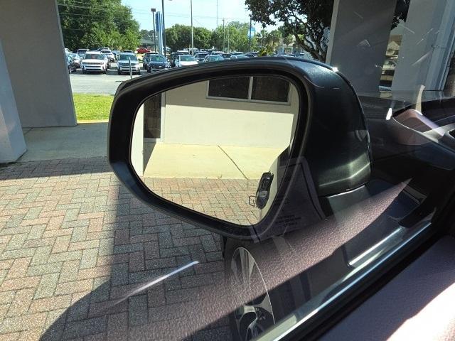 used 2023 Toyota Highlander car, priced at $36,125