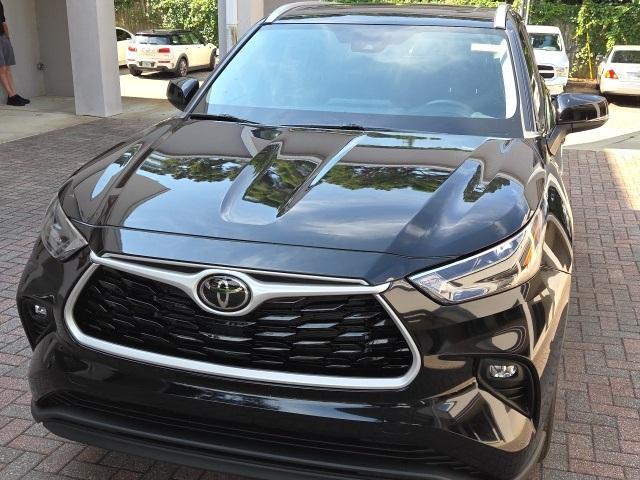 used 2023 Toyota Highlander car, priced at $36,125