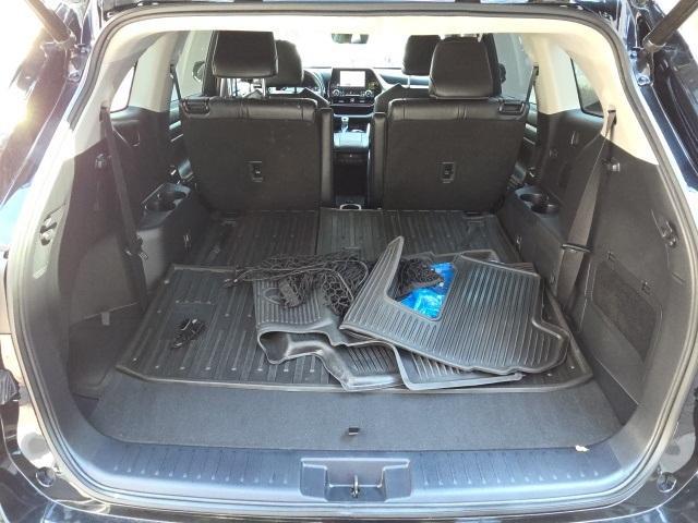 used 2023 Toyota Highlander car, priced at $36,125