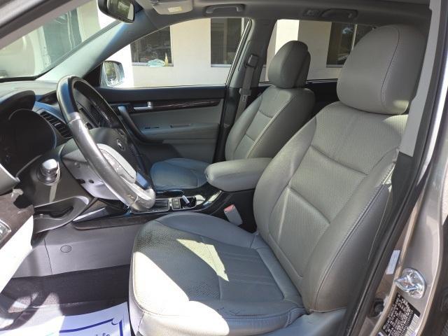 used 2014 Kia Sorento car, priced at $7,999