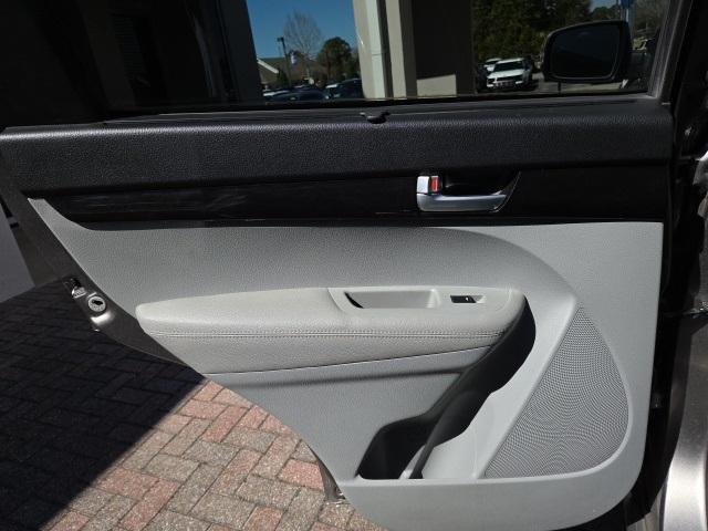 used 2014 Kia Sorento car, priced at $7,999