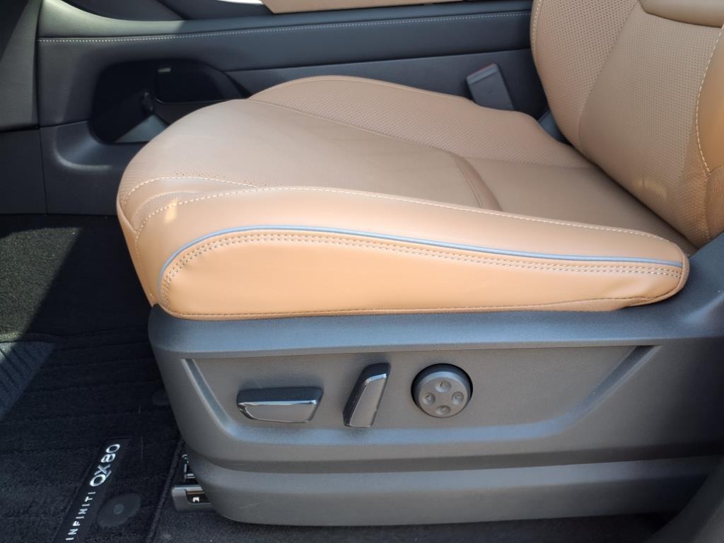 new 2025 INFINITI QX80 car, priced at $81,400