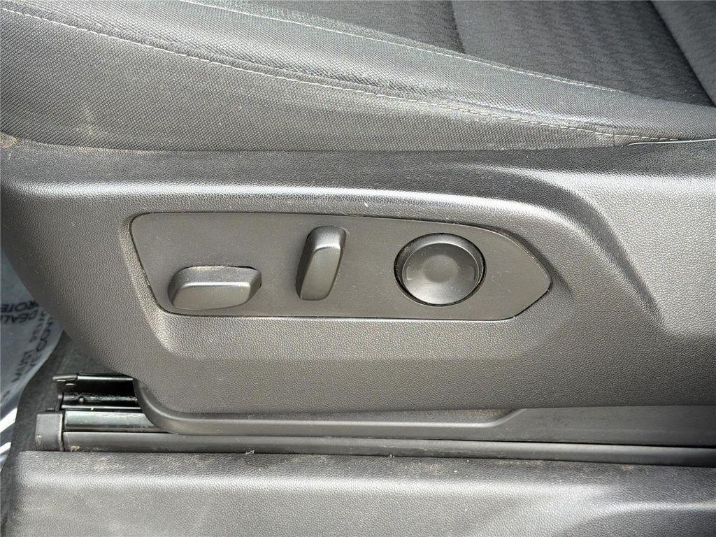 used 2022 Chevrolet Silverado 1500 car, priced at $32,174