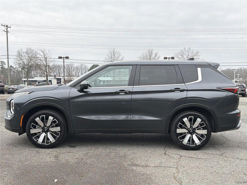 used 2025 Mitsubishi Outlander car, priced at $24,895