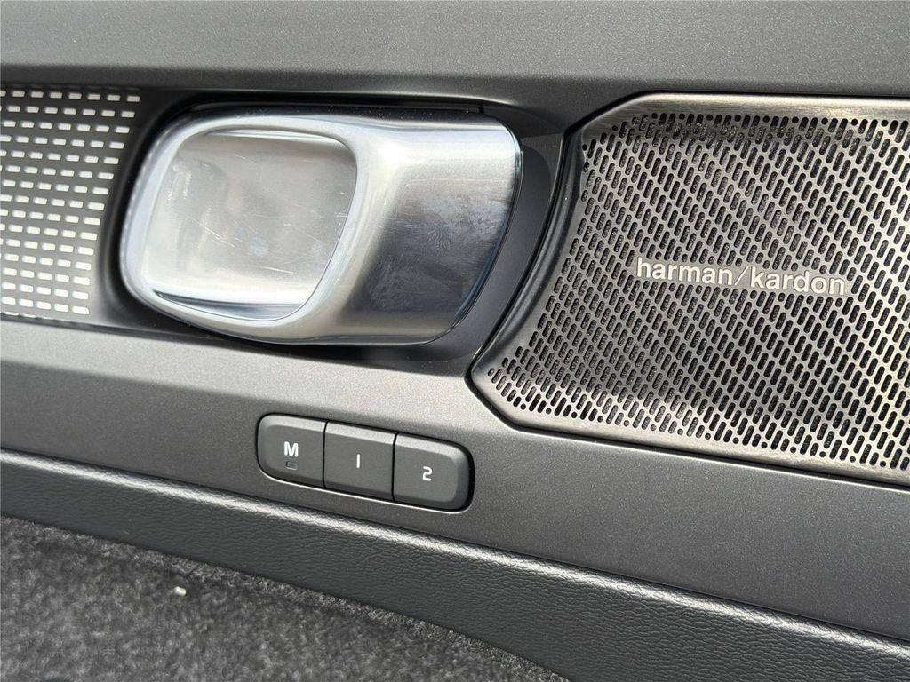 used 2019 Volvo XC40 car, priced at $18,324