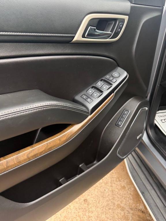 used 2019 GMC Yukon car, priced at $25,988