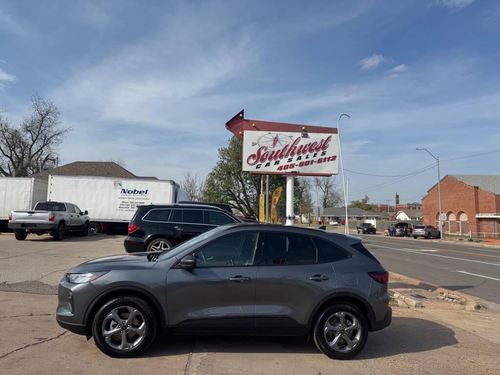 used 2025 Ford Escape car, priced at $26,988