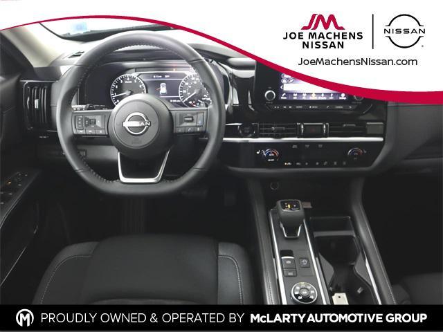 new 2025 Nissan Pathfinder car, priced at $35,162