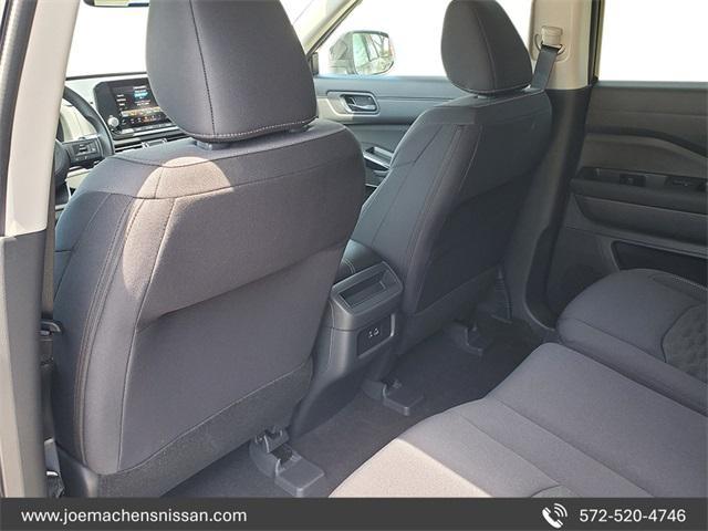 new 2025 Nissan Pathfinder car, priced at $30,428