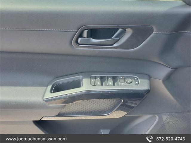 new 2025 Nissan Pathfinder car, priced at $30,428