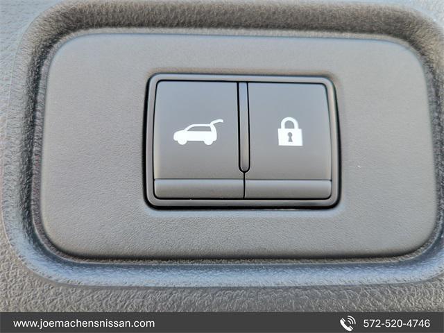 new 2025 Nissan Pathfinder car, priced at $35,958