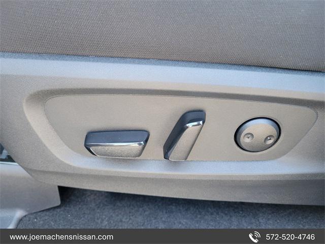 new 2025 Nissan Pathfinder car, priced at $32,844