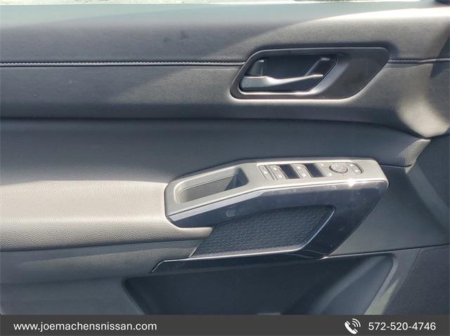 new 2025 Nissan Pathfinder car, priced at $33,938