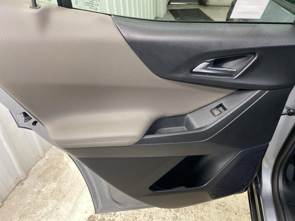 new 2026 Chevrolet Equinox car, priced at $33,985