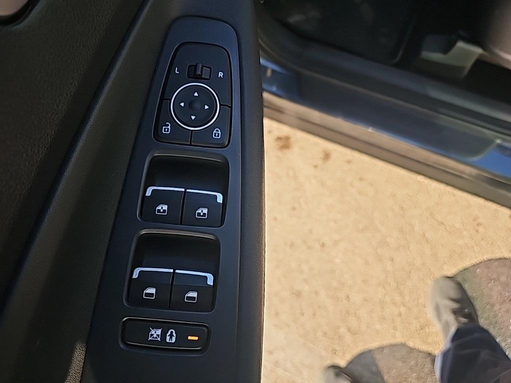 used 2020 Hyundai Santa Fe car, priced at $18,988