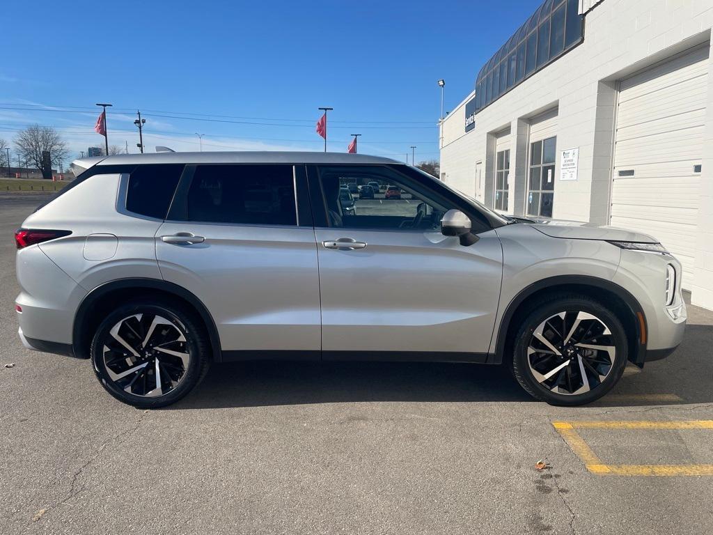 used 2024 Mitsubishi Outlander car, priced at $20,775