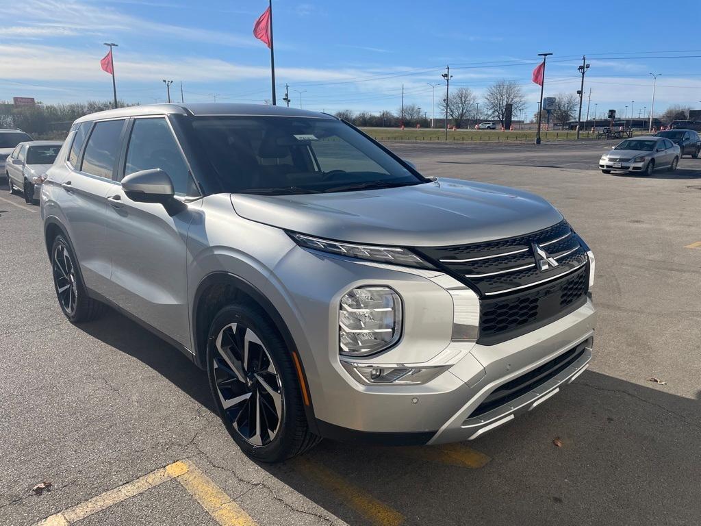 used 2024 Mitsubishi Outlander car, priced at $20,775