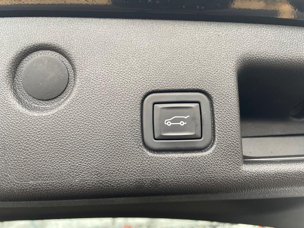 used 2023 Chevrolet Equinox car, priced at $18,355