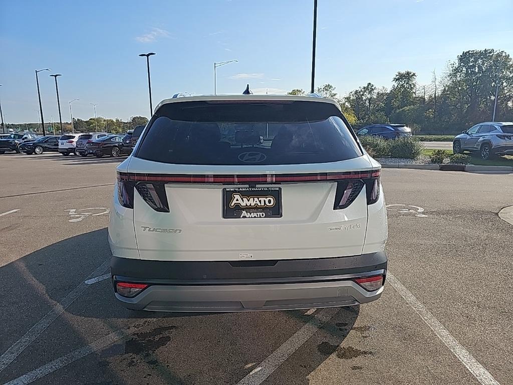 new 2026 Hyundai TUCSON Hybrid car, priced at $43,430