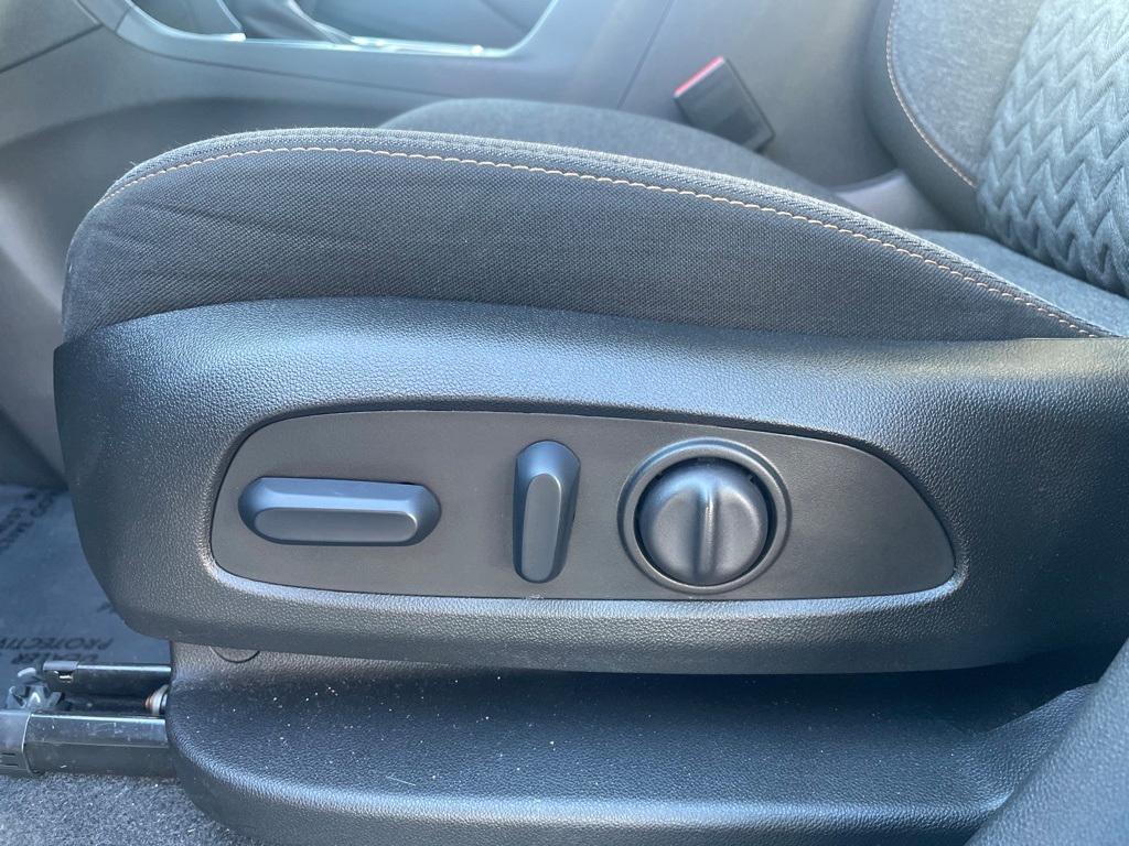 used 2023 Chevrolet Equinox car, priced at $21,034