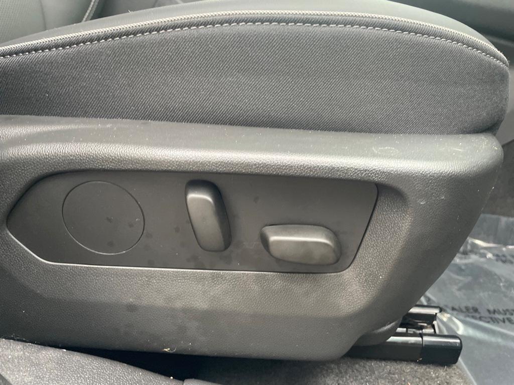 used 2023 Buick Envision car, priced at $27,577