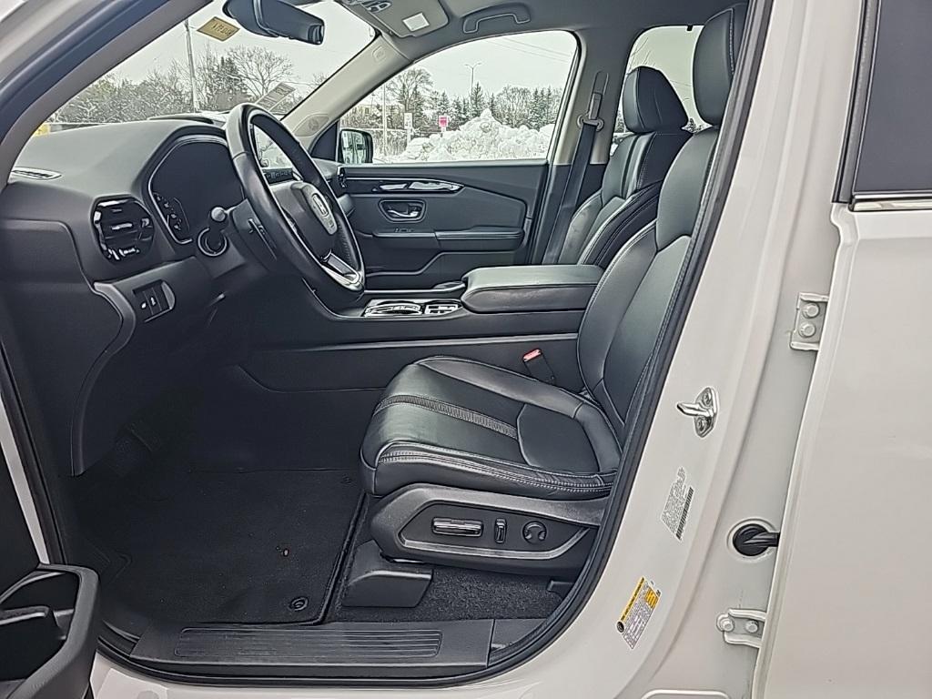 used 2023 Honda Pilot car, priced at $37,211