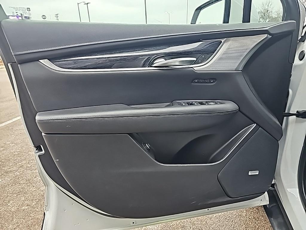 used 2023 Cadillac XT5 car, priced at $28,988