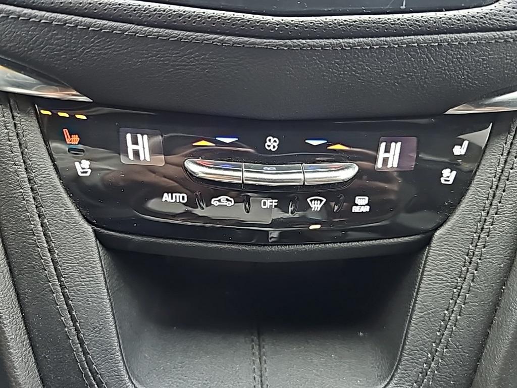 used 2023 Cadillac XT5 car, priced at $28,988