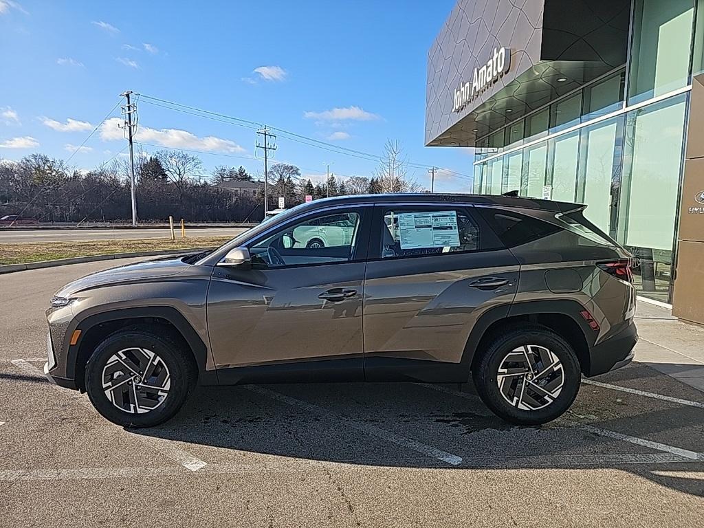 new 2026 Hyundai TUCSON Hybrid car, priced at $33,305