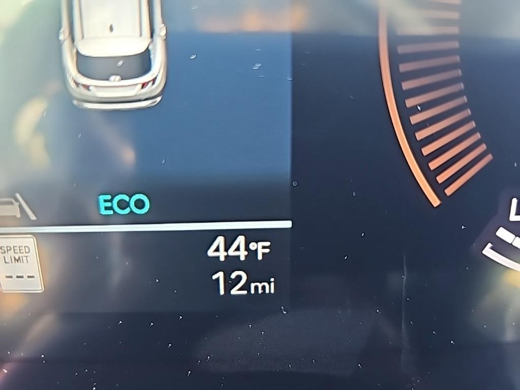 new 2026 Hyundai TUCSON Hybrid car, priced at $33,305