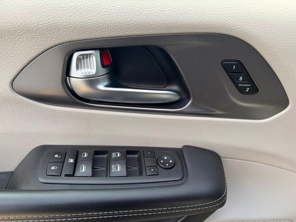 used 2023 Chrysler Pacifica car, priced at $24,947