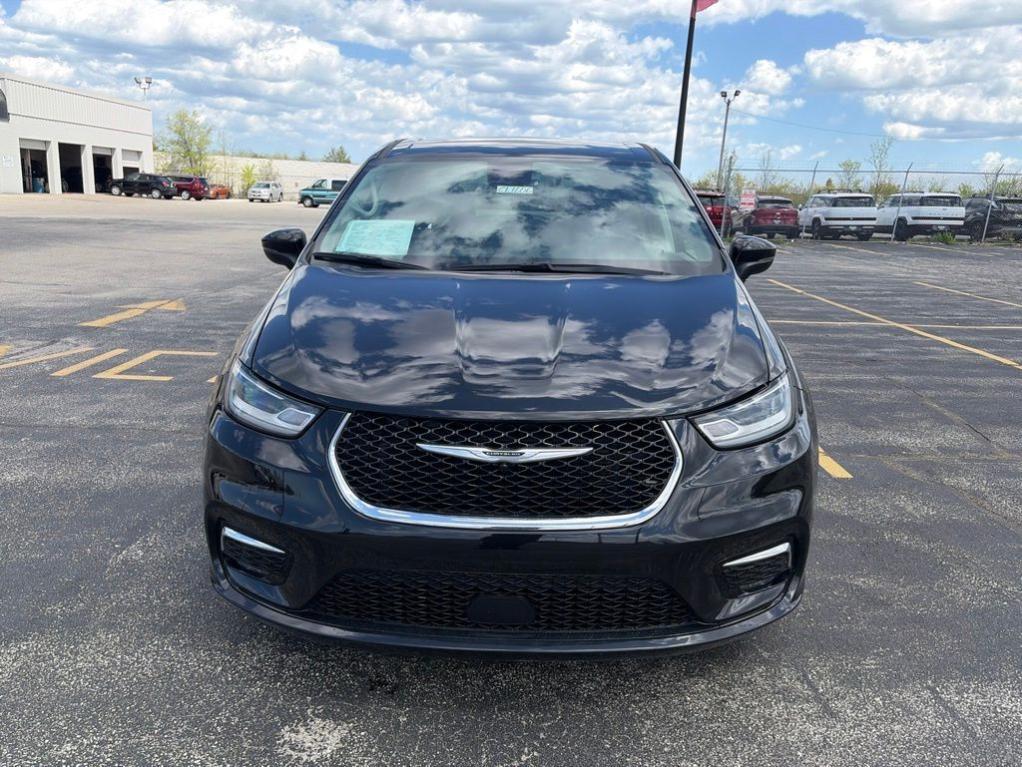 used 2023 Chrysler Pacifica car, priced at $24,947