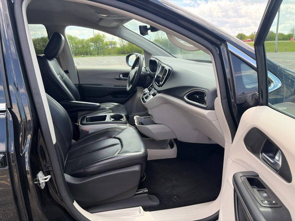used 2023 Chrysler Pacifica car, priced at $24,947