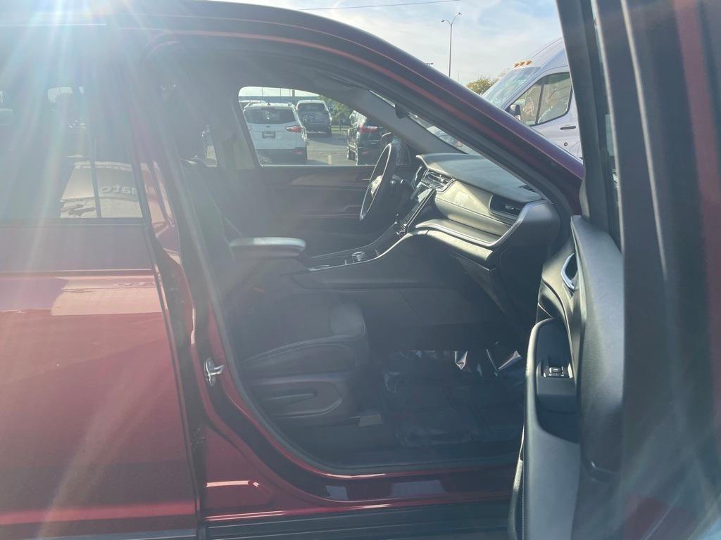 used 2023 Jeep Grand Cherokee car, priced at $23,545