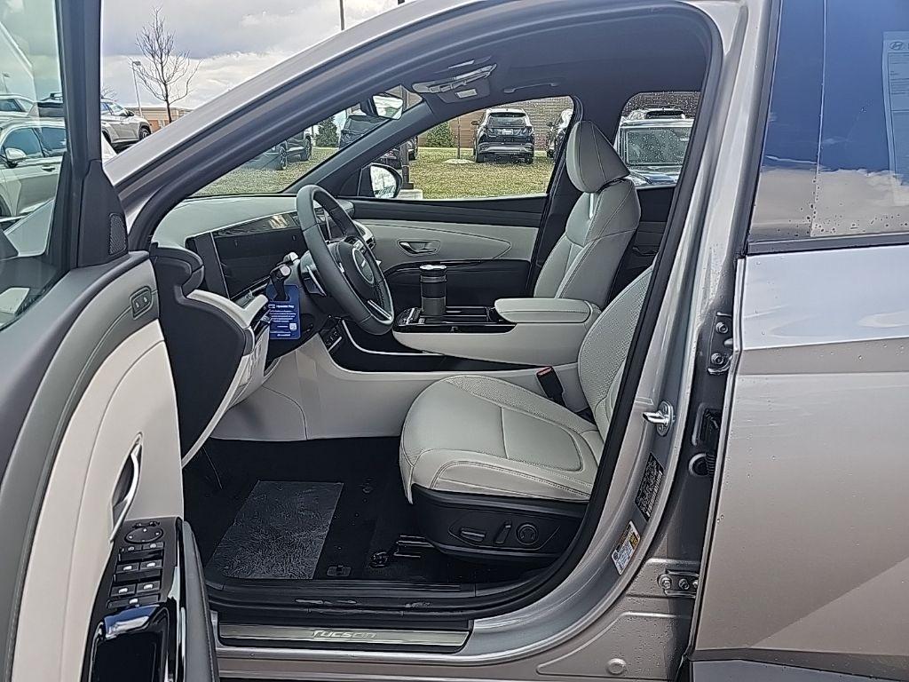 new 2026 Hyundai TUCSON Hybrid car, priced at $44,430