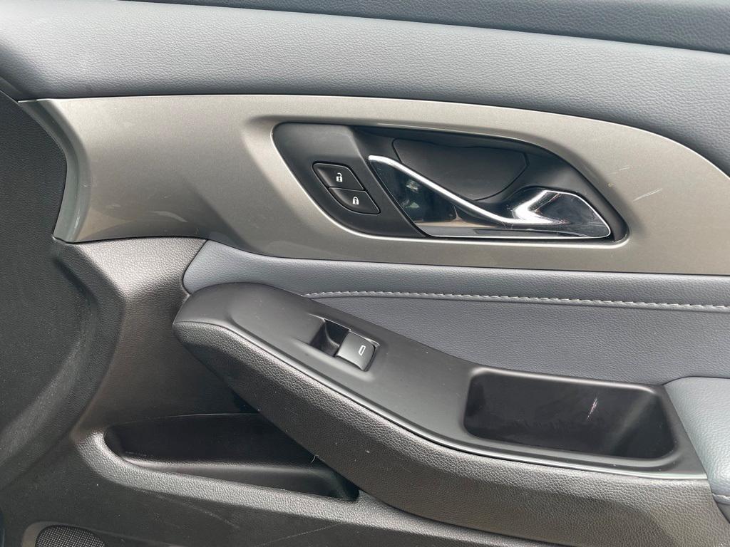 used 2020 Chevrolet Traverse car, priced at $22,239