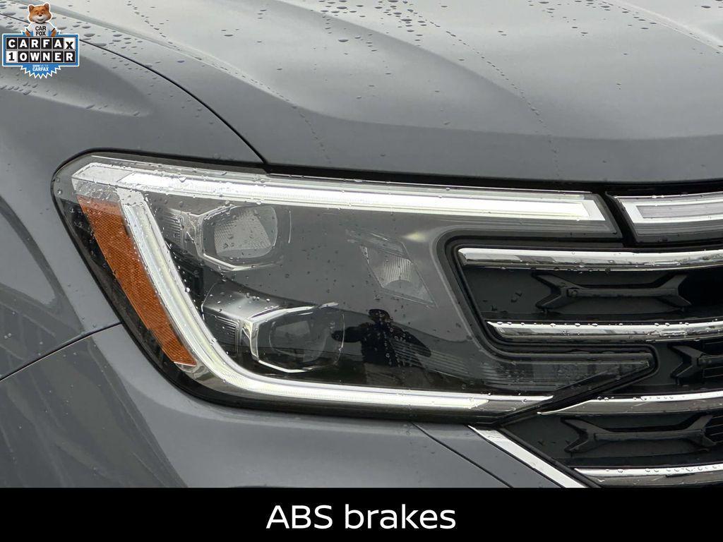 used 2025 Volkswagen Atlas car, priced at $35,000